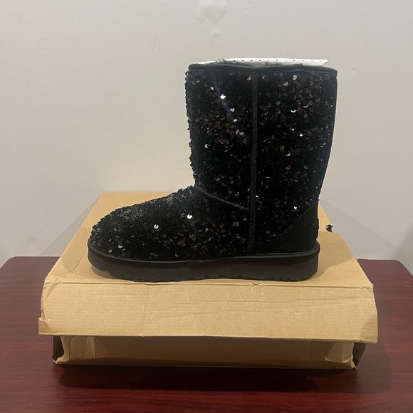 Ugg, Classic Short Chunky Sequin, 1130650, Black - Picture 2 of 12